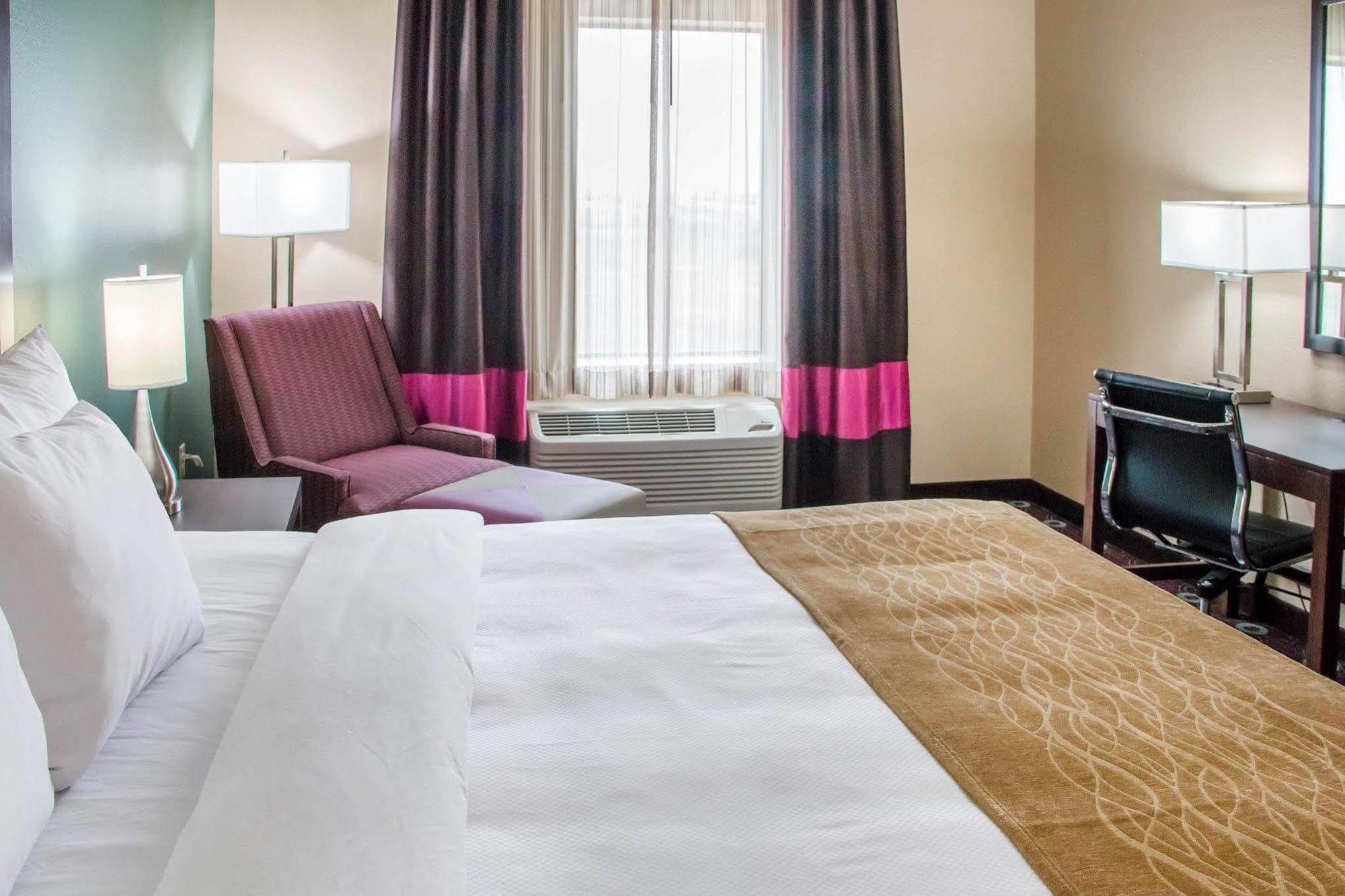 Comfort Inn & Suites Сан-Маркос Екстер'єр фото